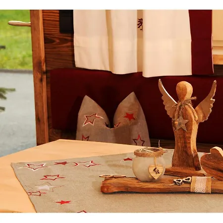 Christian Apartman *