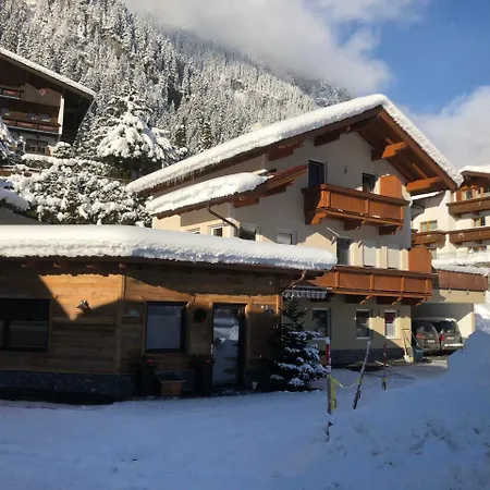 Christian Apartman *